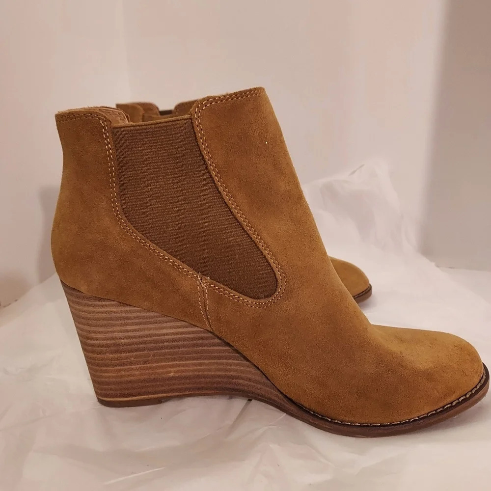 Lucky Brand "Yamka" Tan Suede Leather Wedge Bootes in Size 10 M - Picture 6 of 11